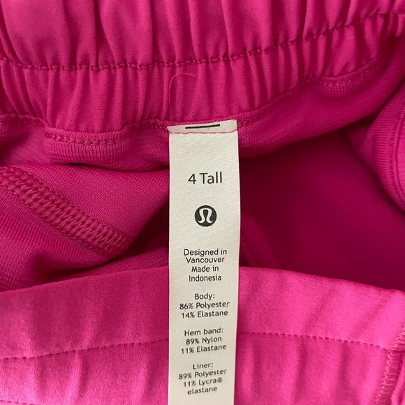 lululemon hotty hot shorts SONIC PINK - Picture 3 of 3